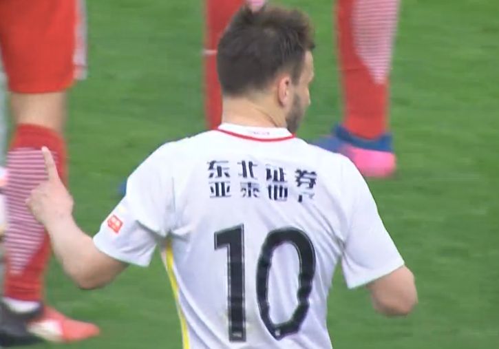 纽扣女孩