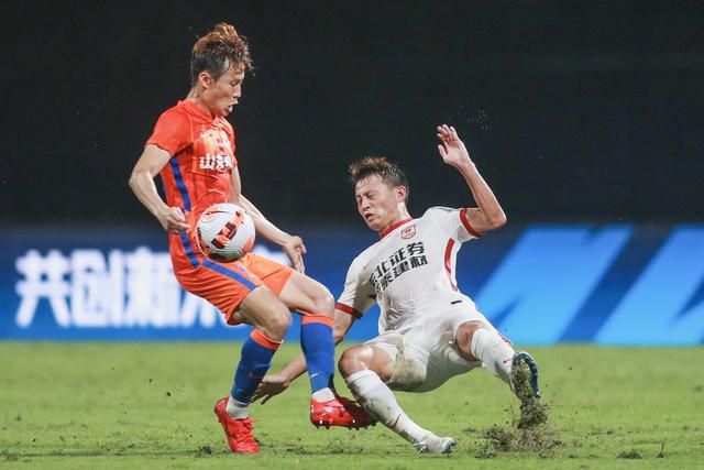 回头偷偷看我